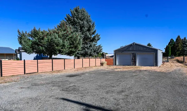 $535,000 | 9621 Meadowbrook Road, Yakima, WA 98903