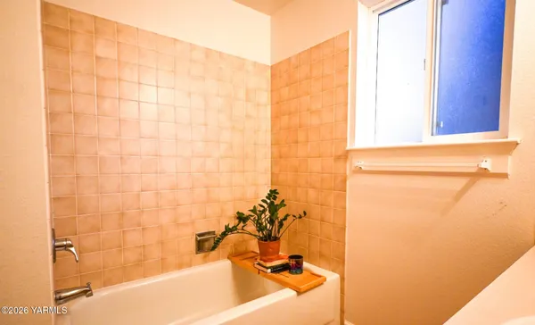 $535,000 | 9621 Meadowbrook Road, Yakima, WA 98903