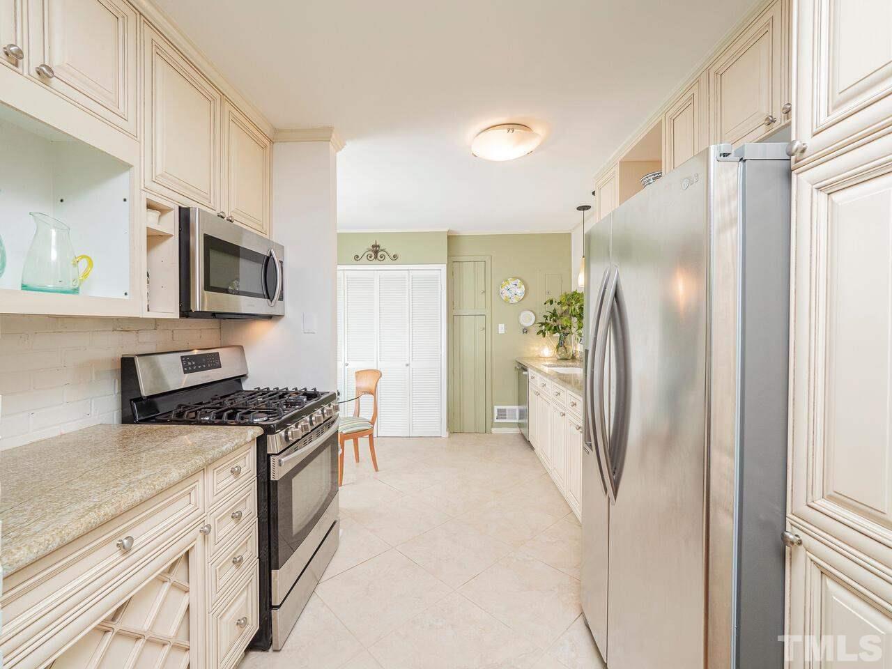 3112 Childers Street Raleigh, NC 27612 - Photo 10 of 29
