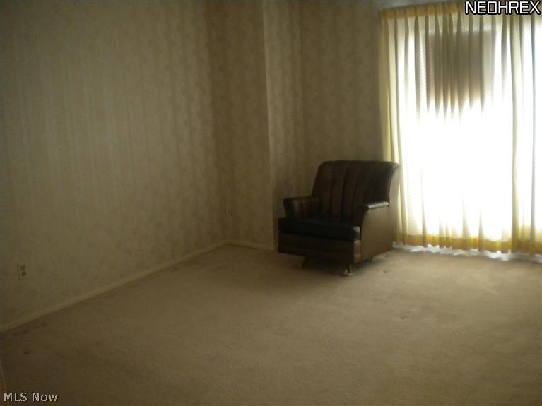 6474 State Road, Unit I18 Parma, OH 44134 - Photo 12 of 25 Master Bedroom.