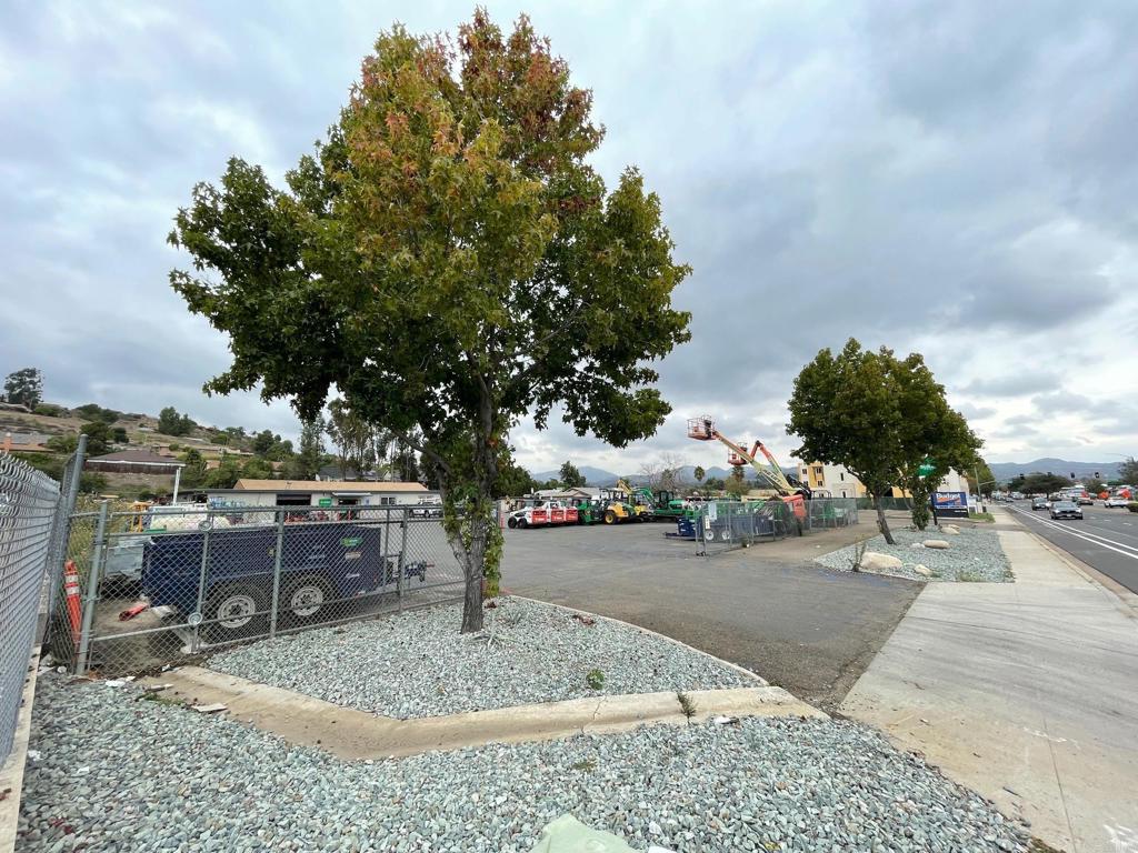 13044 Poway Road Poway, CA 92064 - Photo 15 of 21 a view of a park with entertaining space