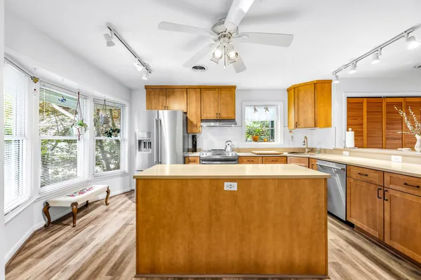 $600,000 | 1786 Chesapeake Place, Pasadena, MD 21122