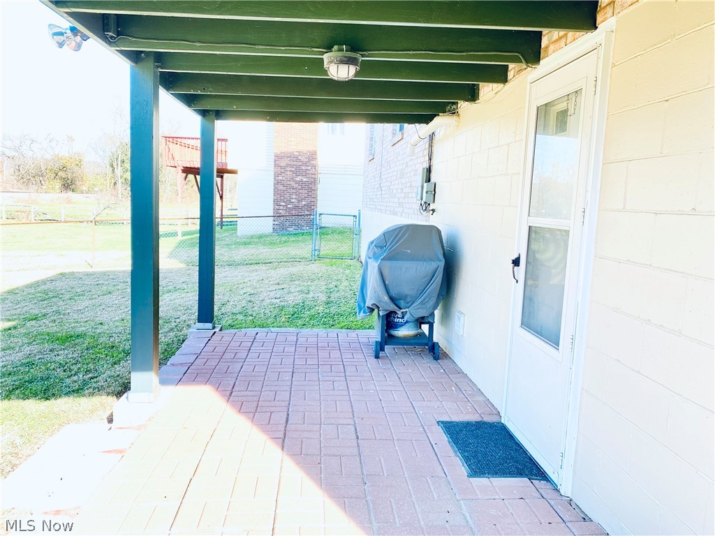 PATIO UNDERNEATH DECK