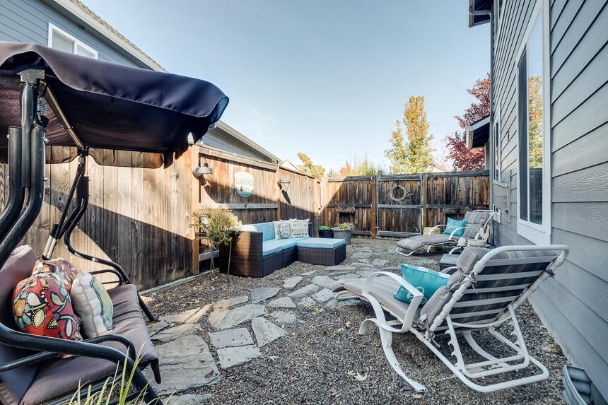 1048 Pumpkin Ridge Eagle Point, OR 97524 - Photo 40 of 42 1048 Pumpkin Ridge-39