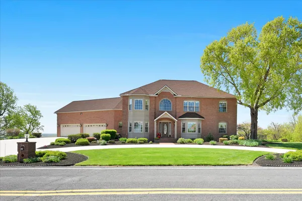$950,000 | 111 Mountain View Drive, Etters, PA 17319