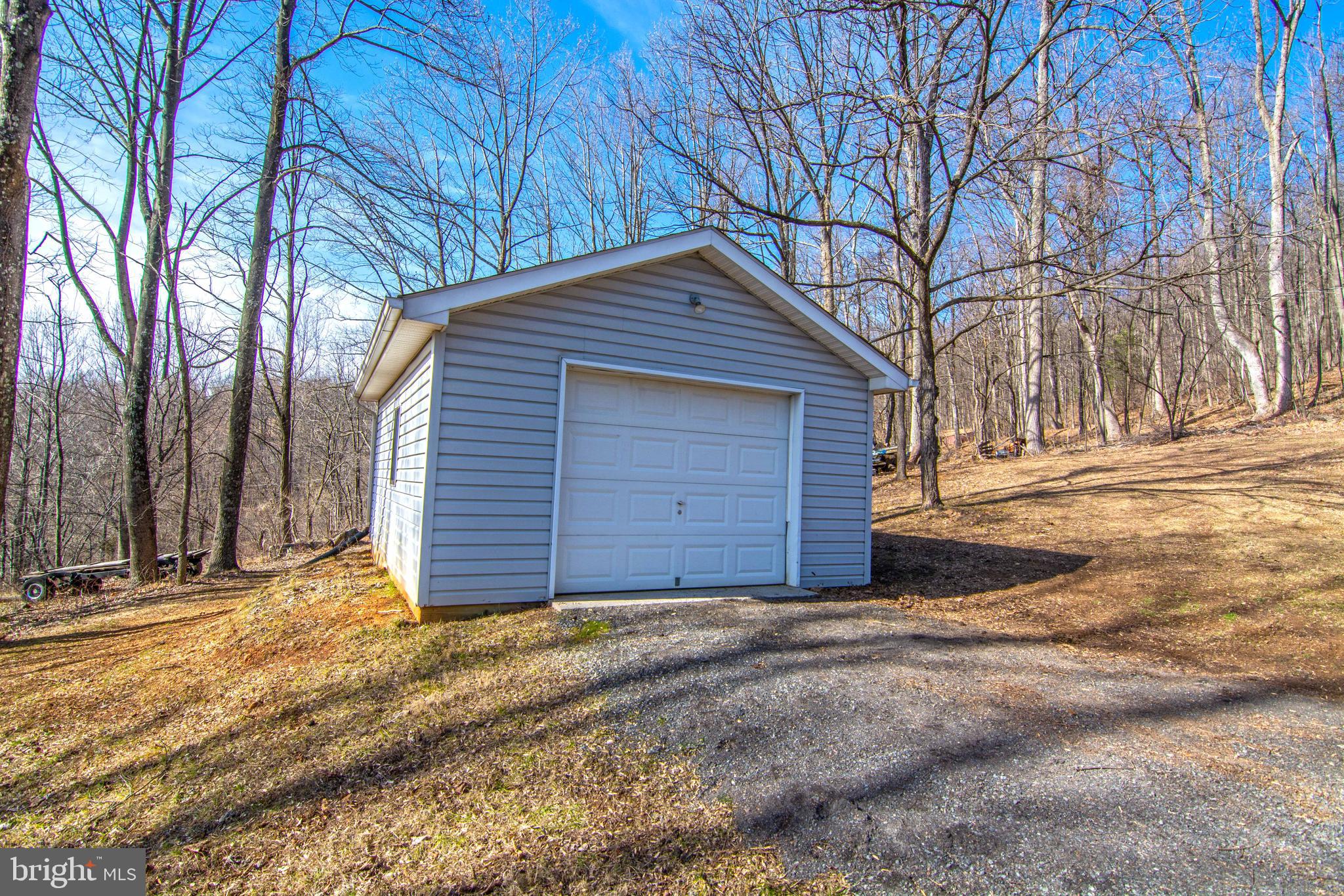 852 Freezeland Road Linden, VA 22642 - Photo 7 of 38 Gallery Image 7