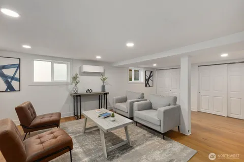 $1,092,499 | 512 Northwest 44th Street, Seattle, WA 98107