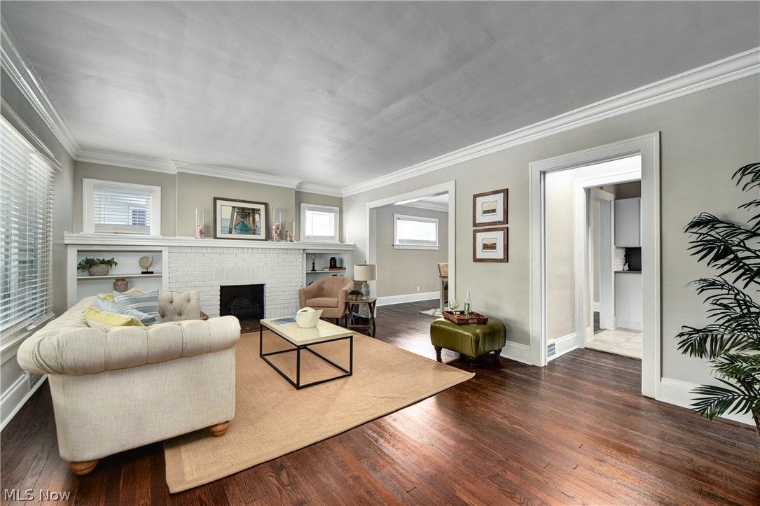 3372 Silsby Road Cleveland, OH 44118 - Photo 3 of 28 Gallery Image 3