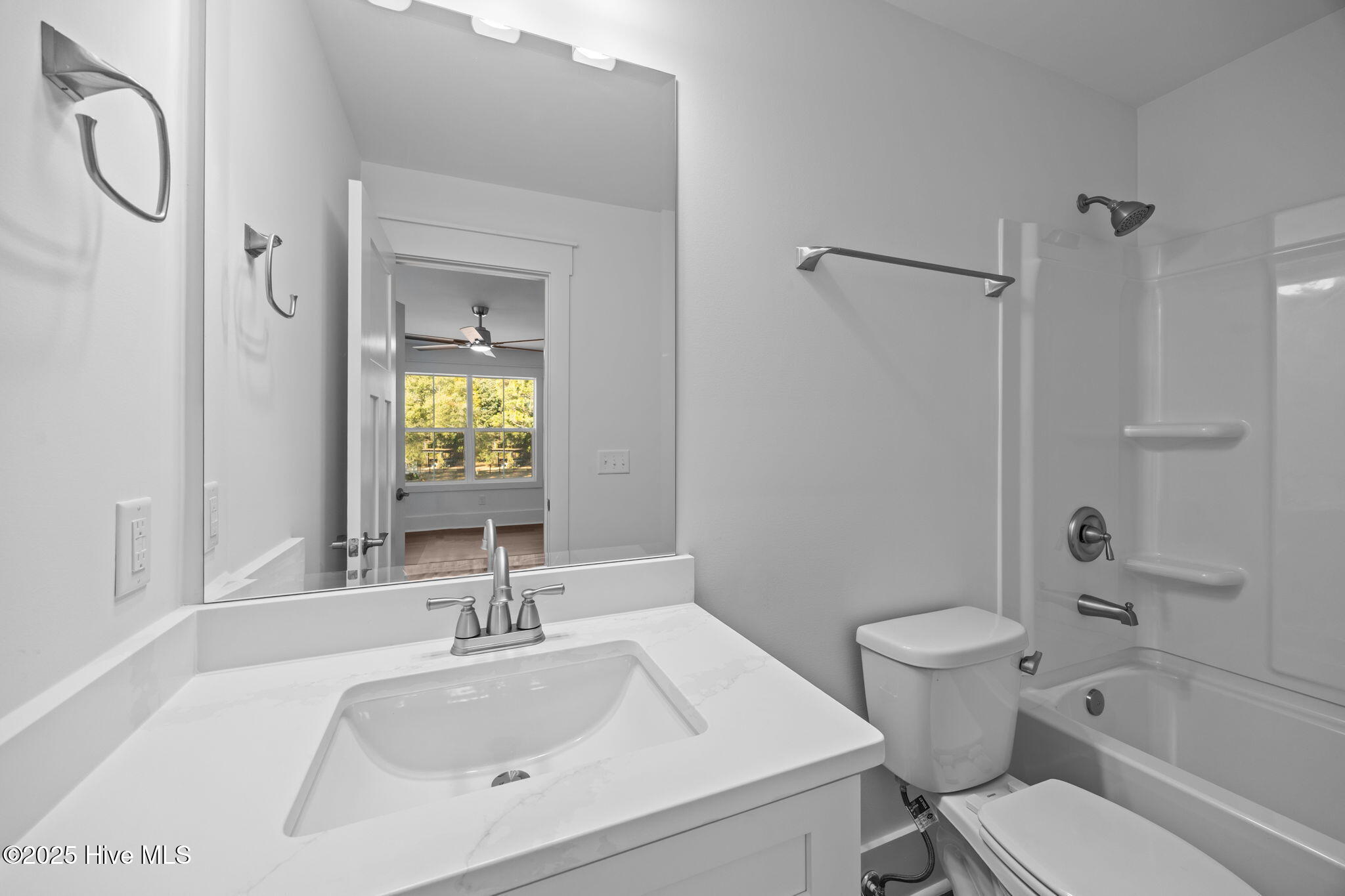 498 Genoe's Point Road Southwest Supply, NC 28462 - Photo 28 of 55 Guest bath