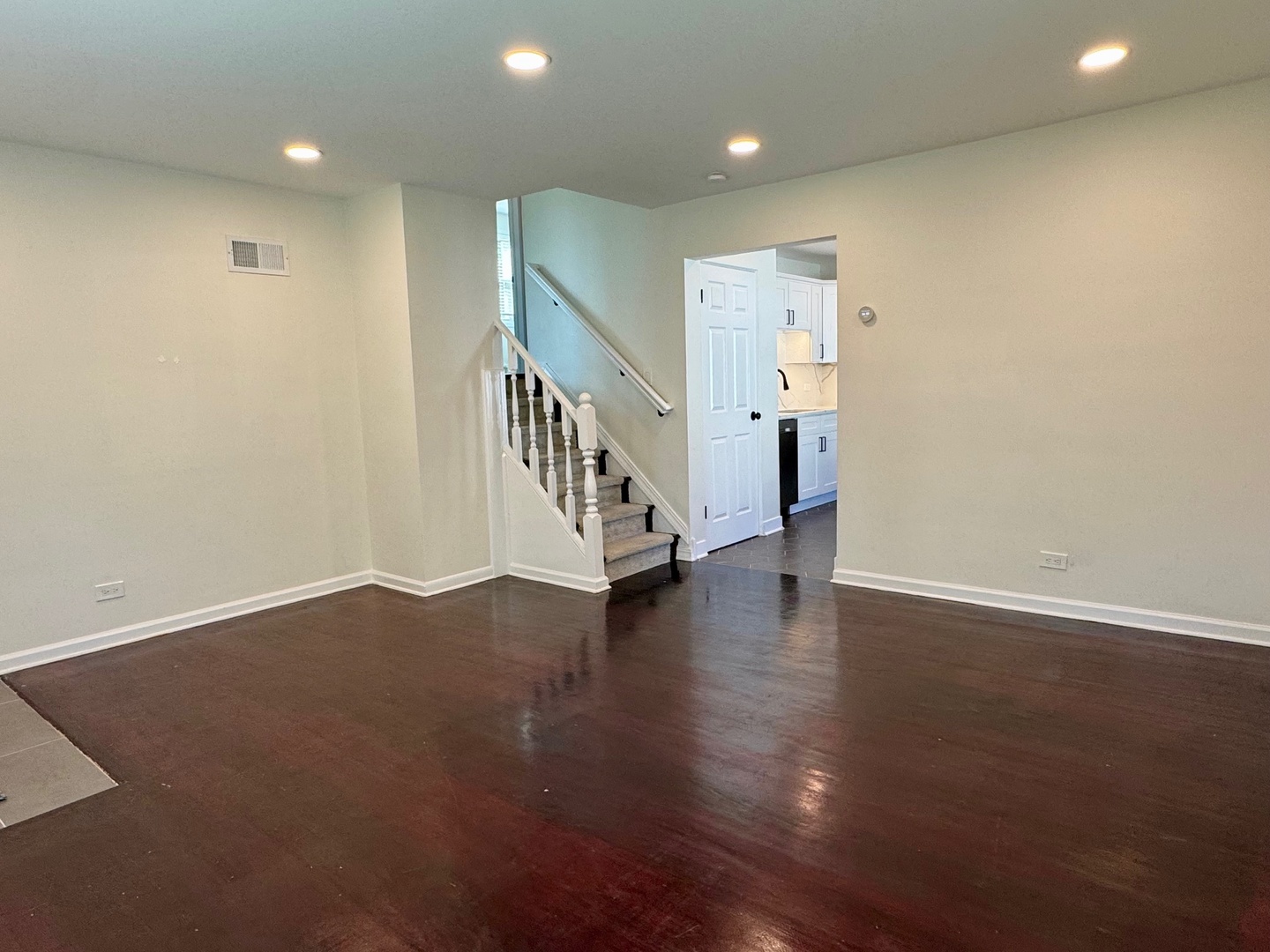 860 Spring Road Elmhurst, IL 60126 - Photo 8 of 20