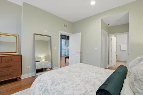 $635,000 | 101 West Superior Street, Unit 904, Chicago, IL 60654