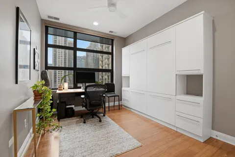 $635,000 | 101 West Superior Street, Unit 904, Chicago, IL 60654