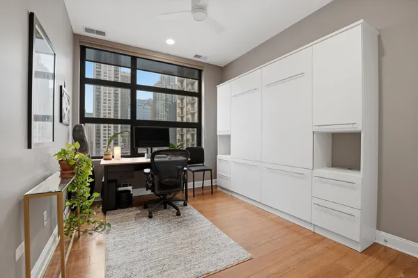 $635,000 | 101 West Superior Street, Unit 904, Chicago, IL 60654