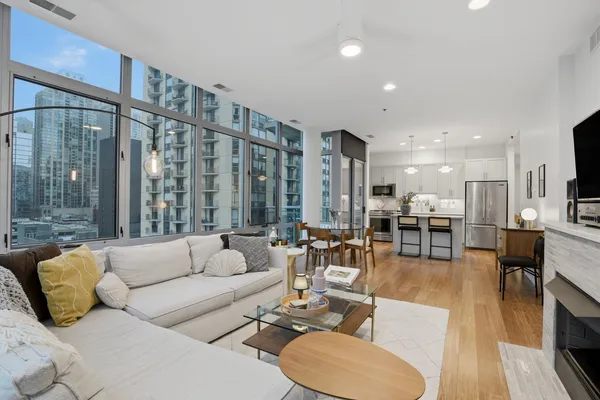 $635,000 | 101 West Superior Street, Unit 904, Chicago, IL 60654