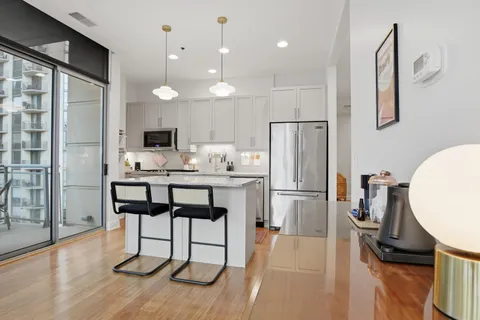$635,000 | 101 West Superior Street, Unit 904, Chicago, IL 60654