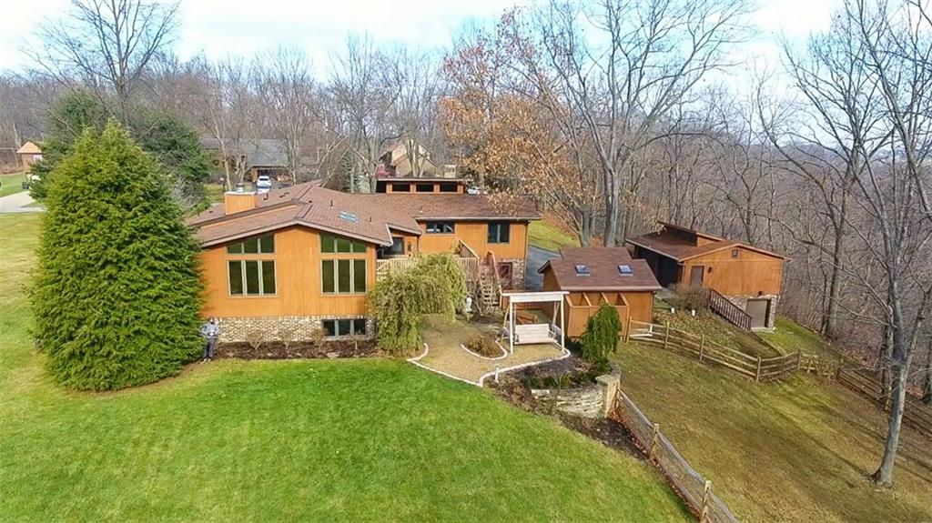 2011 Kentucky Lane Rochester, PA 15074 - Photo 2 of 25