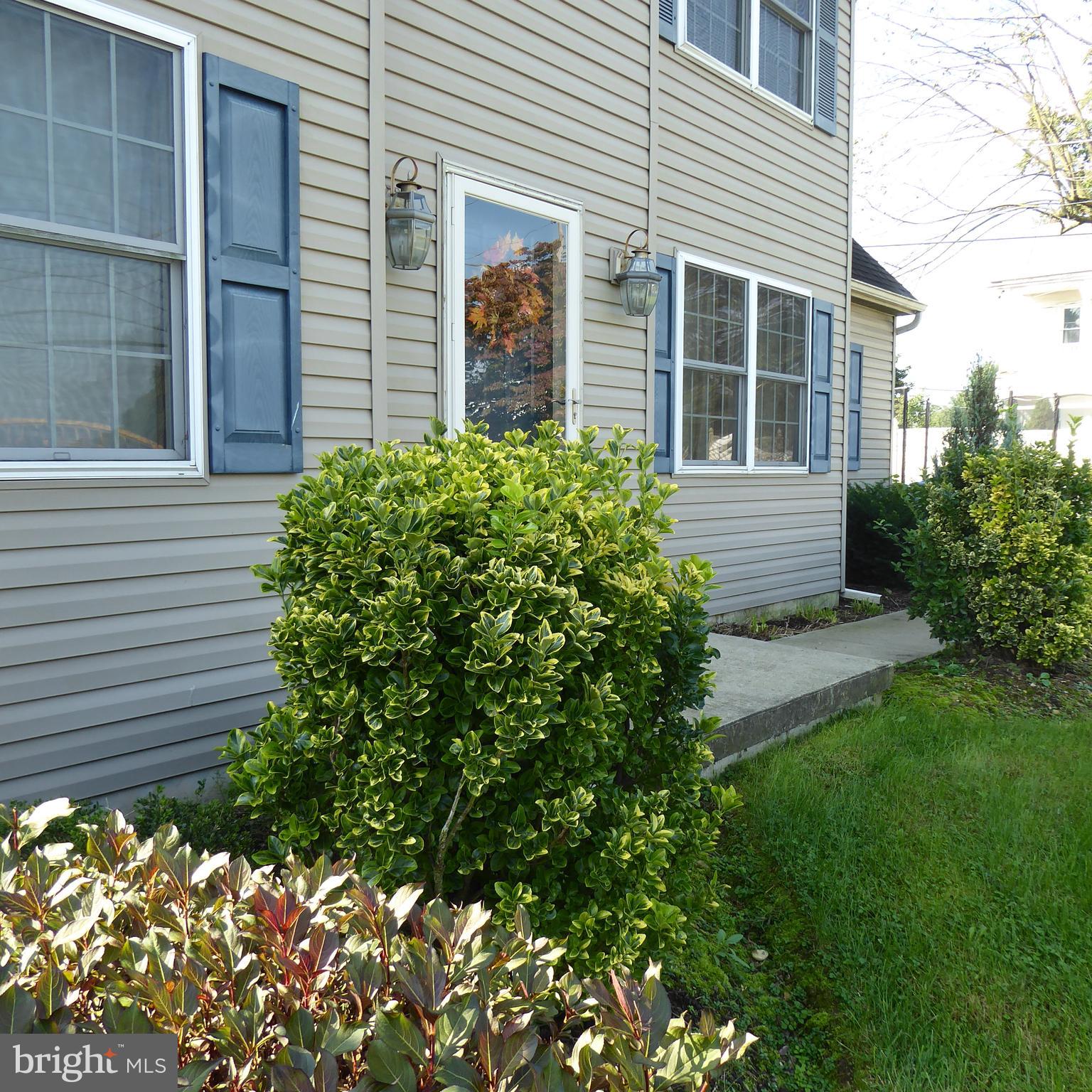 21 Hurst Boulevard Lititz, PA 17543 - Photo 4 of 56