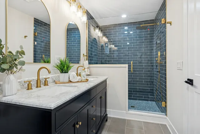 $749,900 | 929 Prairie Avenue, Park Ridge, IL 60068