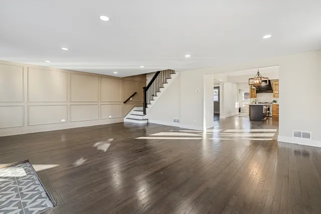 $749,900 | 929 Prairie Avenue, Park Ridge, IL 60068