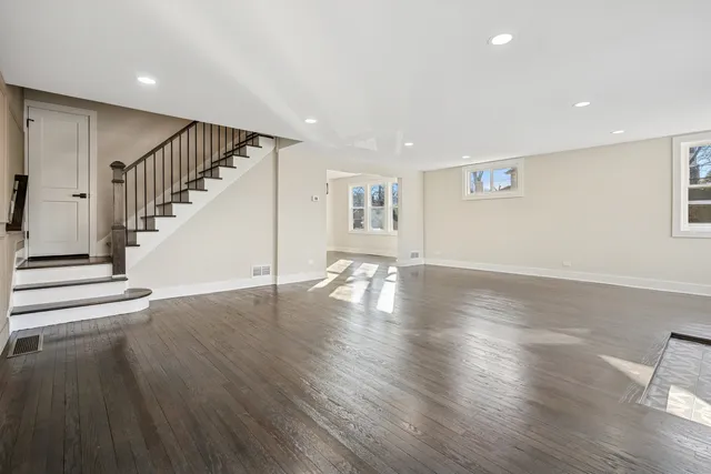 $749,900 | 929 Prairie Avenue, Park Ridge, IL 60068