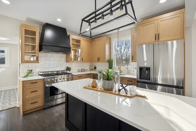 $749,900 | 929 Prairie Avenue, Park Ridge, IL 60068