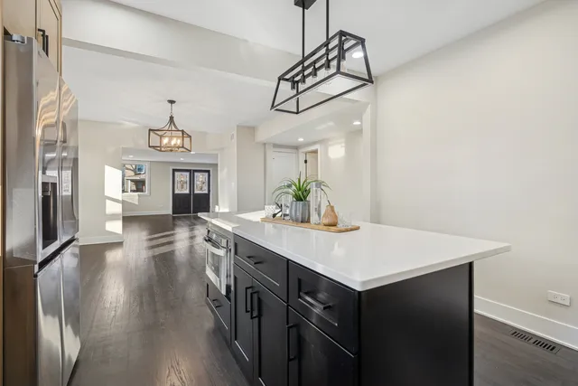 $749,900 | 929 Prairie Avenue, Park Ridge, IL 60068