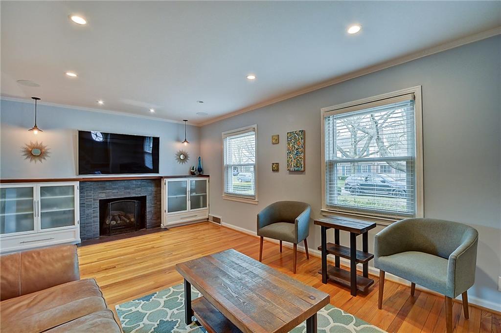 7035 Warwick Road Indianapolis, IN 46220 - Photo 3 of 37 Gallery Image 3
