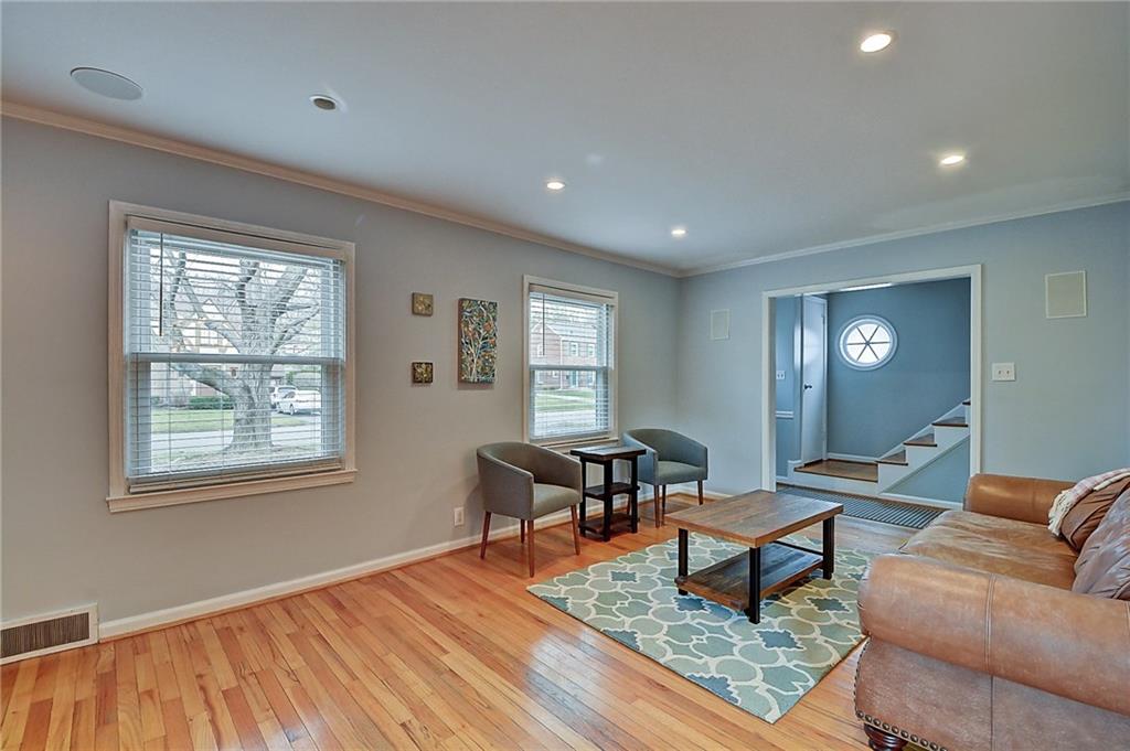 7035 Warwick Road Indianapolis, IN 46220 - Photo 5 of 37 Gallery Image 5