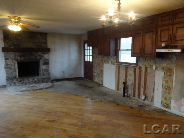 9768 Coman Road Hudson, MI 49247 - Photo 5 of 32 31278786-4.JPG