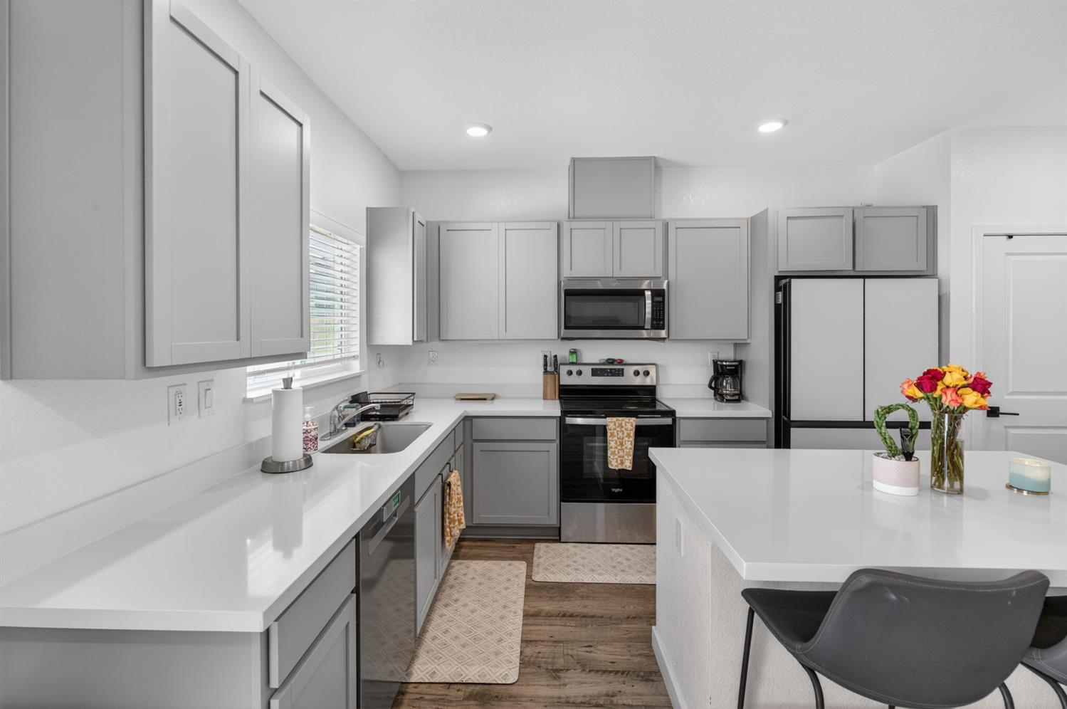 8883 Sebago Way Elk Grove, CA 95758 - Photo 24 of 54