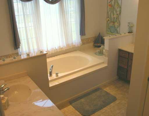 230 Medical Center Road Chicora, PA 16025 - Photo 4 of 8 Master Bath/Spa.