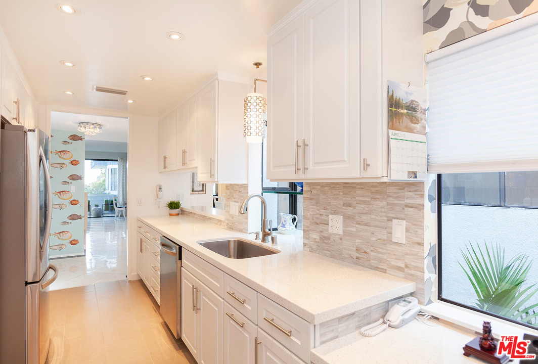 311 Bora Bora Way, Unit 3209 Marina del Rey, CA 90292 - Photo 20 of 46