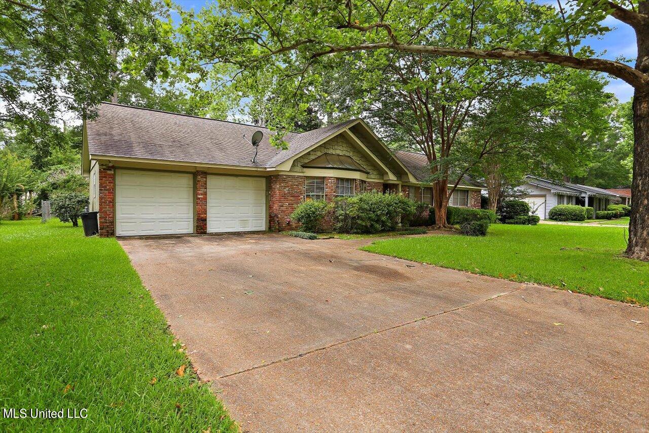 1015 Briarfield Road Jackson, MS 39211 - Photo 3 of 37 03-1015 Briarfield Rd