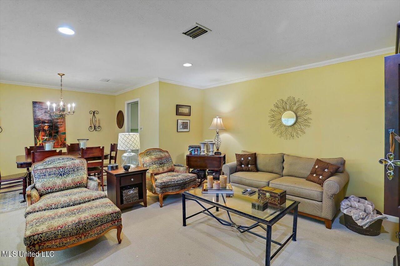 1015 Briarfield Road Jackson, MS 39211 - Photo 5 of 37 05-1015 Briarfield Rd