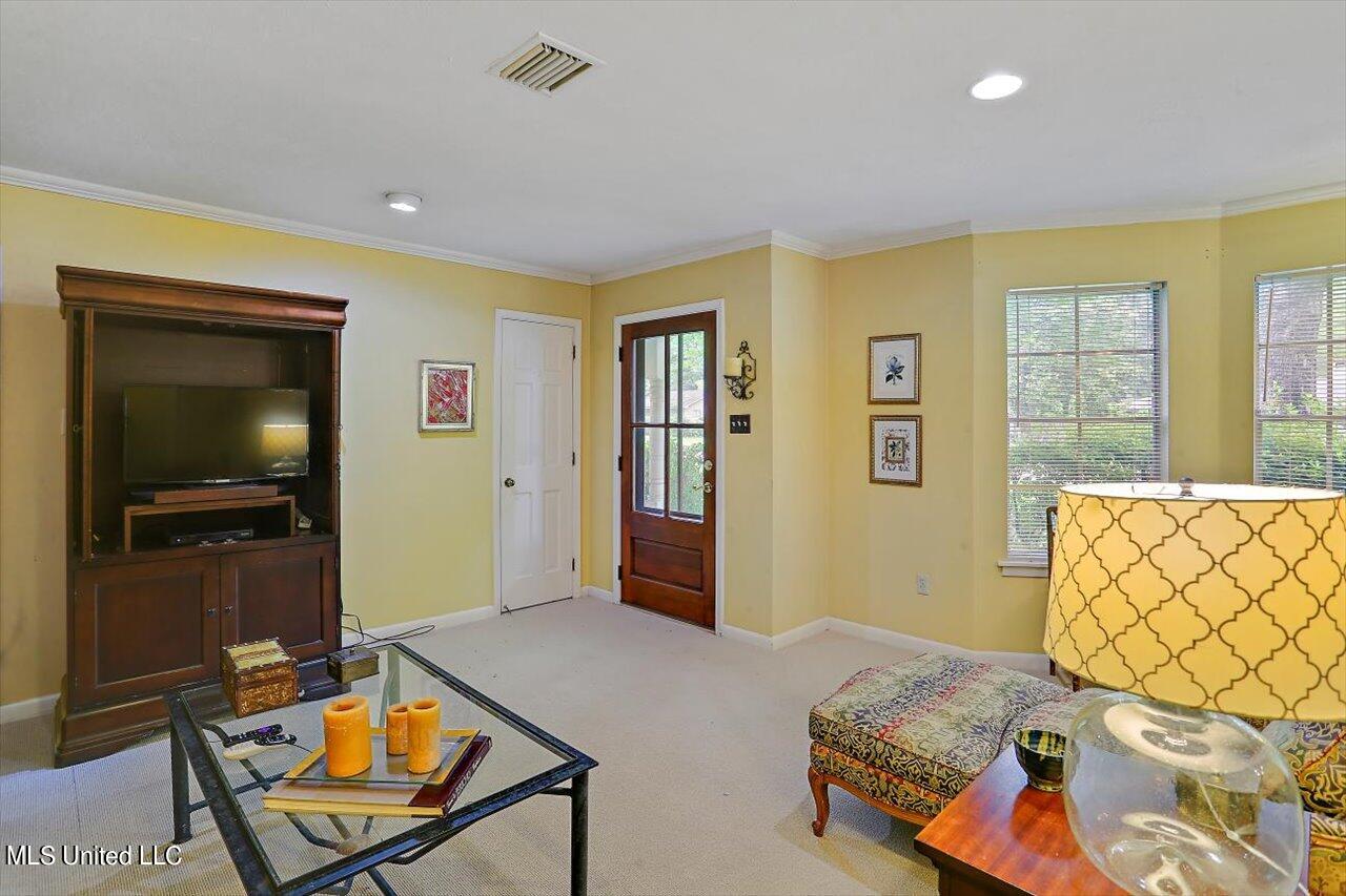 1015 Briarfield Road Jackson, MS 39211 - Photo 6 of 37 06-1015 Briarfield Rd