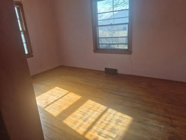 $49,900 | 205 South Enos Street, Hamilton, MO 64644