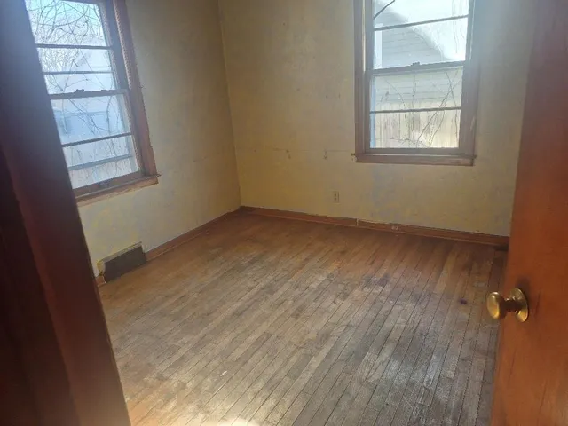 $49,900 | 205 South Enos Street, Hamilton, MO 64644