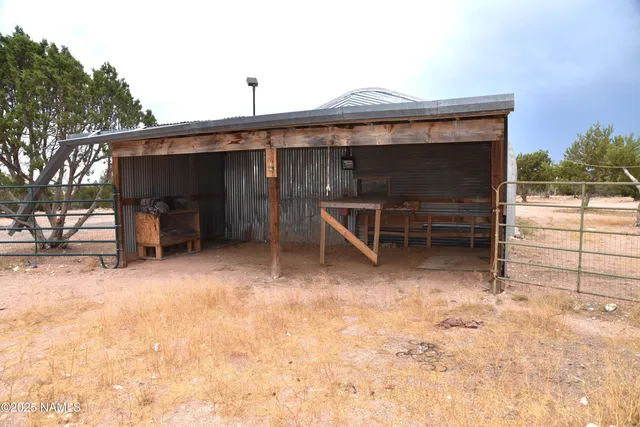 $400,000 | 45437 North Jacqueline Hill Drive, Ash Fork, AZ 86320