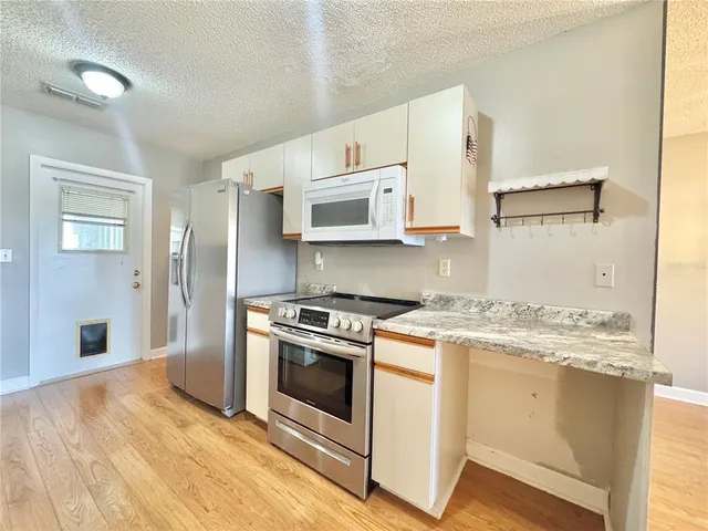 $1,400 | 398 Winter Ridge Boulevard, Unit 398, Winter Haven, FL 33881