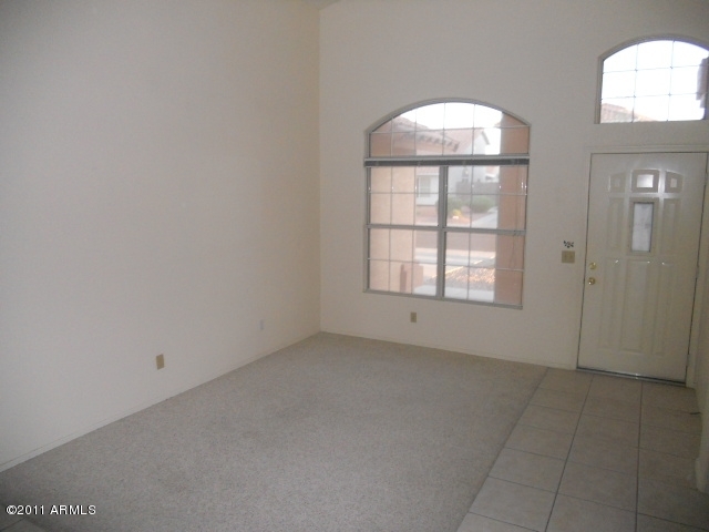 7563 West Redfield Road Peoria, AZ 85381 - Photo 12 of 25 023-263566 living room