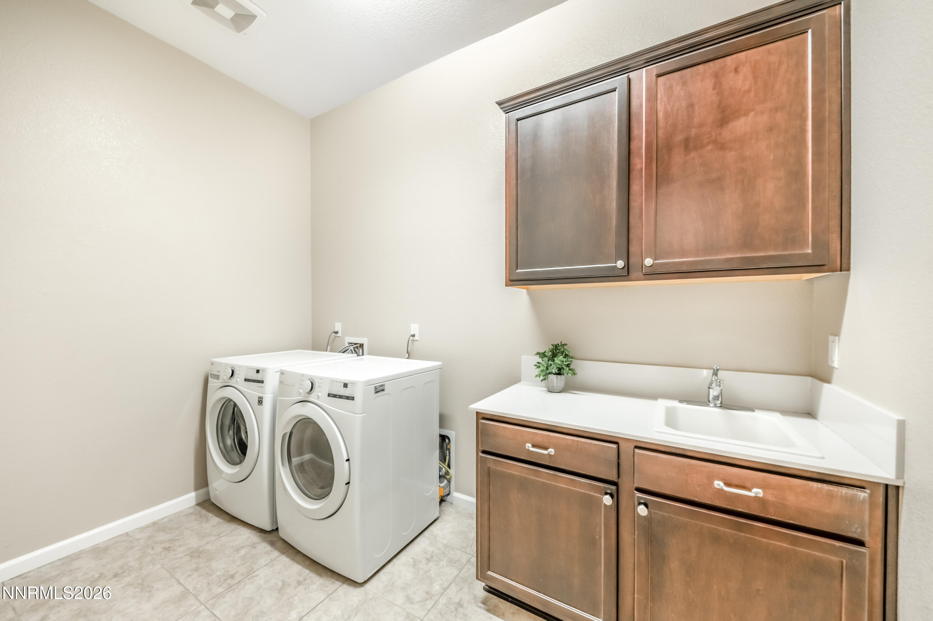 2305 Arpagos Lane Reno, NV 89521 - Photo 31 of 63 A-1037