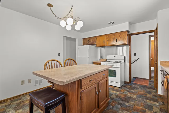 $275,000 | 8003 49th Avenue, Kenosha, WI 53142