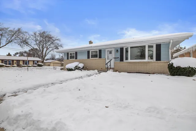 $275,000 | 8003 49th Avenue, Kenosha, WI 53142