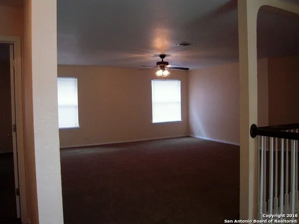 a view of empty room with window