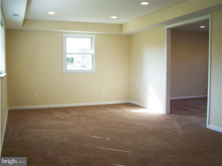 257 Stony Run Road Spring City, PA 19475 - Photo 5 of 25 Living Room