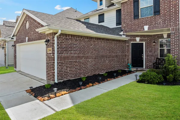$425,000 | 10423 Rochester Hls Lane, Tomball, TX 77375