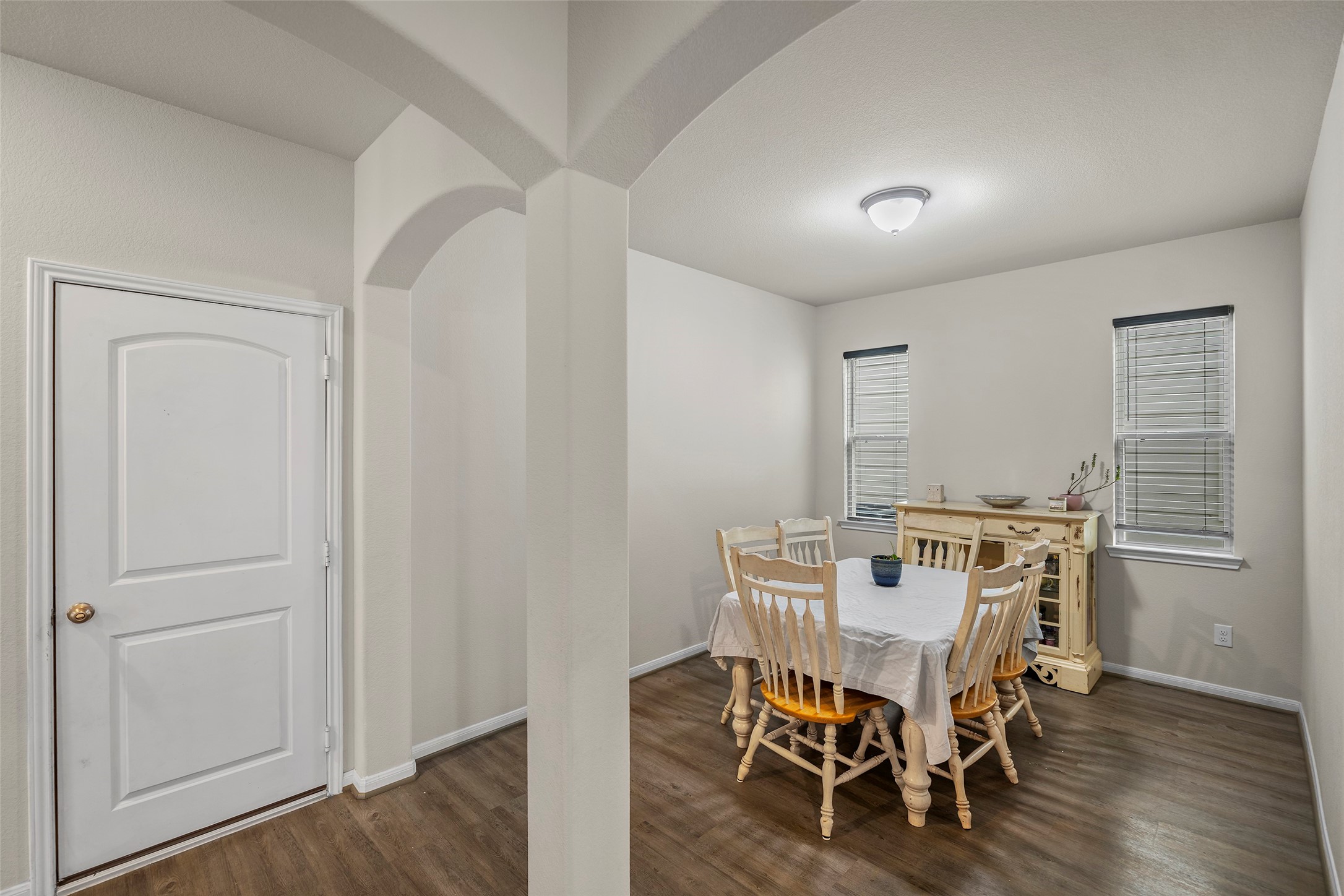 10423 Rochester Hls Lane Tomball, TX 77375 - Photo 5 of 32 Dinning Room