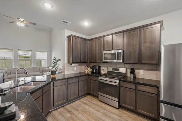 $425,000 | 10423 Rochester Hls Lane, Tomball, TX 77375