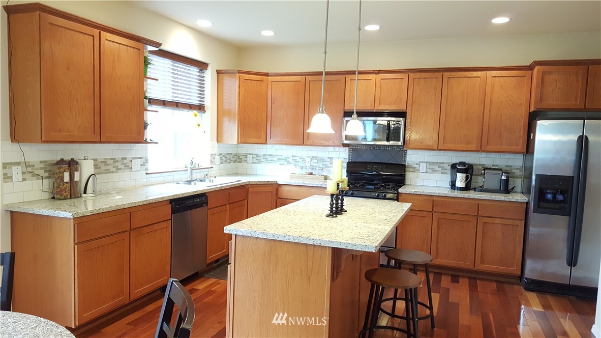 18301 34th Avenue Southeast Bothell, WA 98012 - Photo 3 of 21 Gallery Image 3