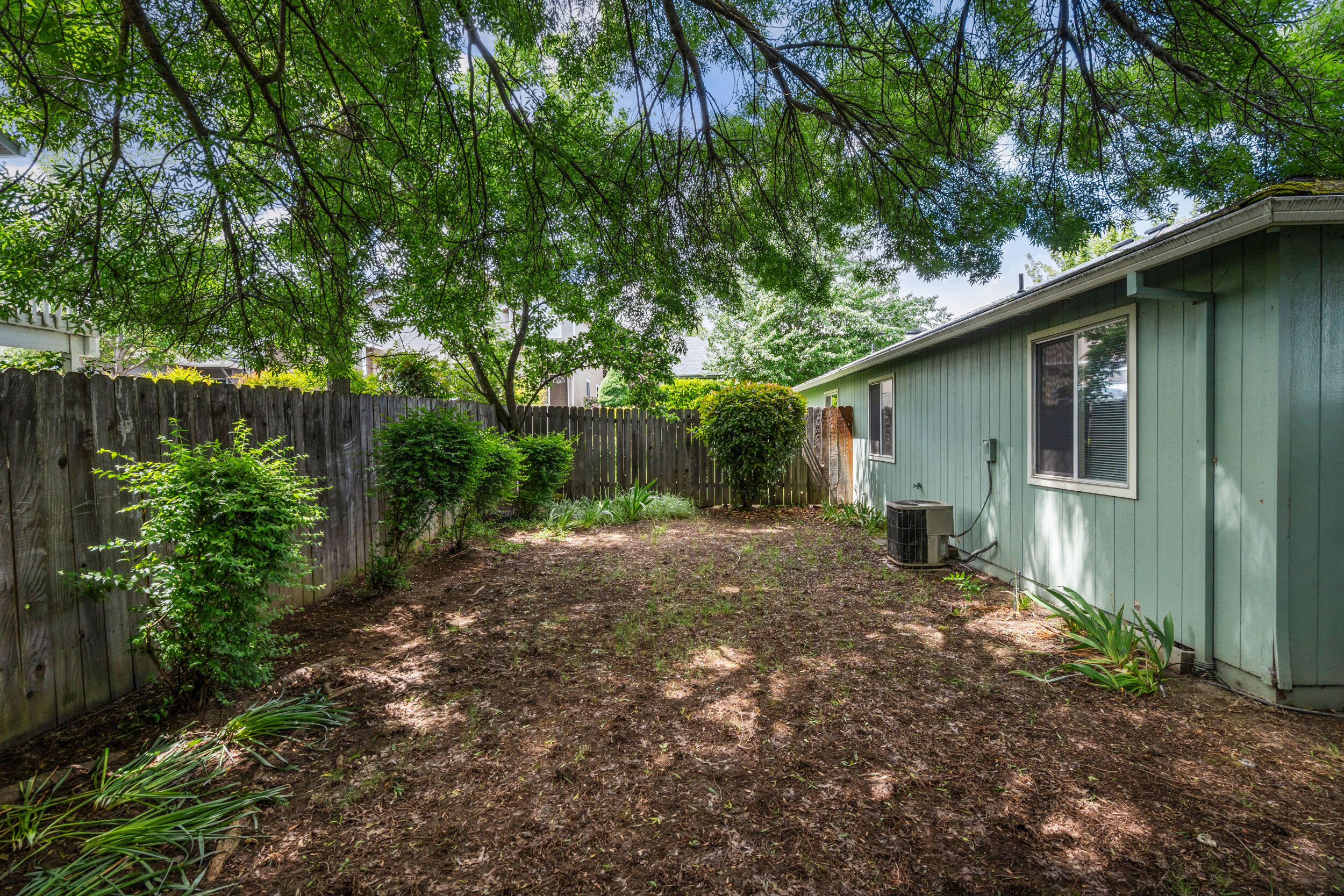 1546 Skyhawk Ridge Medford, OR 97504 - Photo 18 of 36 1548 and 1546 skyhawk ridge, medford-09